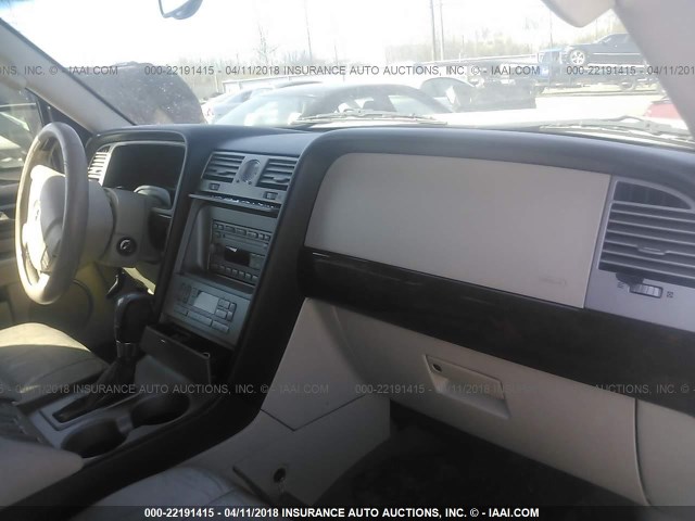 5LMFU28R63LJ34603 - 2003 LINCOLN NAVIGATOR WHITE photo 5