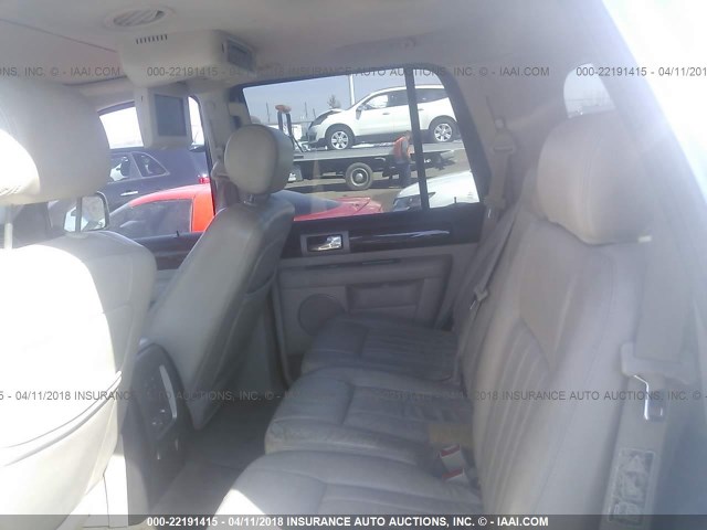 5LMFU28R63LJ34603 - 2003 LINCOLN NAVIGATOR WHITE photo 8