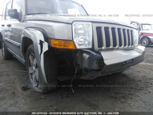 1J8HG48NX6C247113 - 2006 JEEP COMMANDER GOLD photo 6