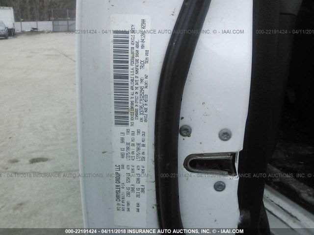 3C6TR5JT7EG252945 - 2014 RAM 2500 SLT 白色 照片 9