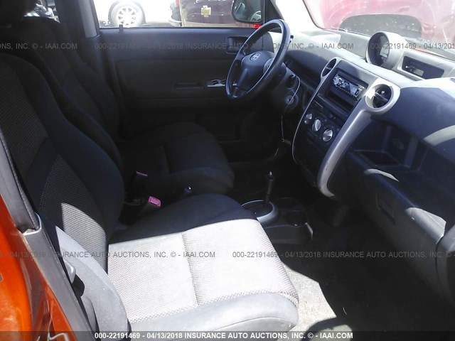 JTLKT324X40162424 - 2004 TOYOTA SCION XB ნარინჯისფერი ფოტო 5
