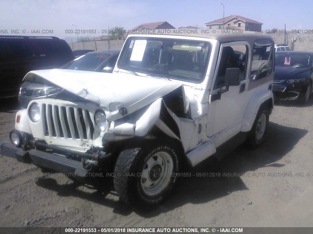 1J4FA59S91P305329 - 2001 JEEP WRANGLER / TJ SAHARA WHITE photo 2