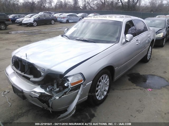 1LNHM81W96Y604127 - 2006 LINCOLN TOWN CAR SIGNATURE SILVER photo 2