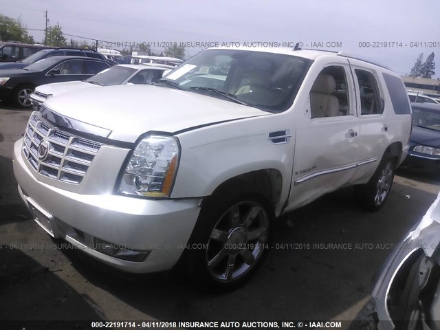 1GYFK63828R256411 - 2008 CADILLAC ESCALADE LUXURY WHITE photo 2