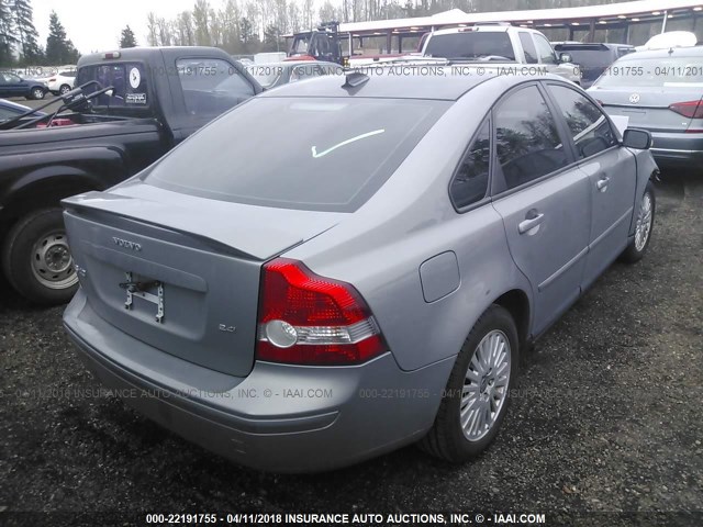 YV1MS382842019080 - 2004 VOLVO S40 2.4I GRAY photo 4