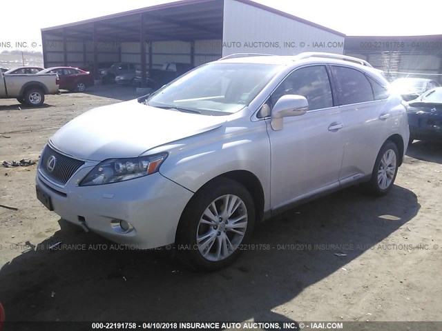 JTJBC1BA8B2422940 - 2011 LEXUS RX 450 SILVER photo 2