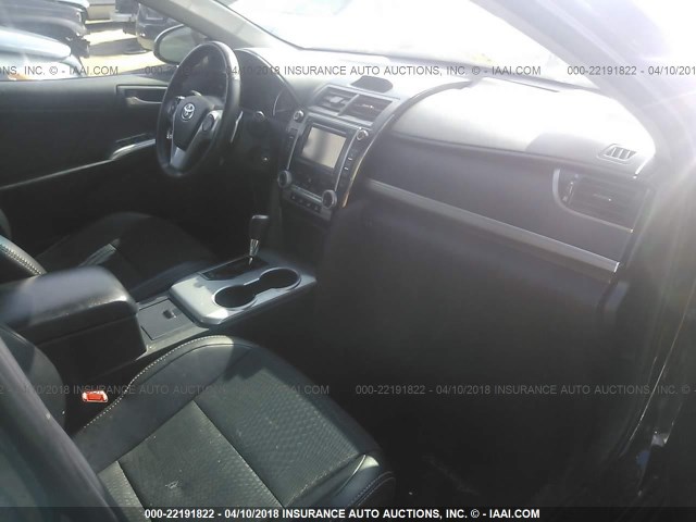 4T1BF1FK5CU171602 - 2012 TOYOTA CAMRY SE/LE/XLE 黑色 照片 5