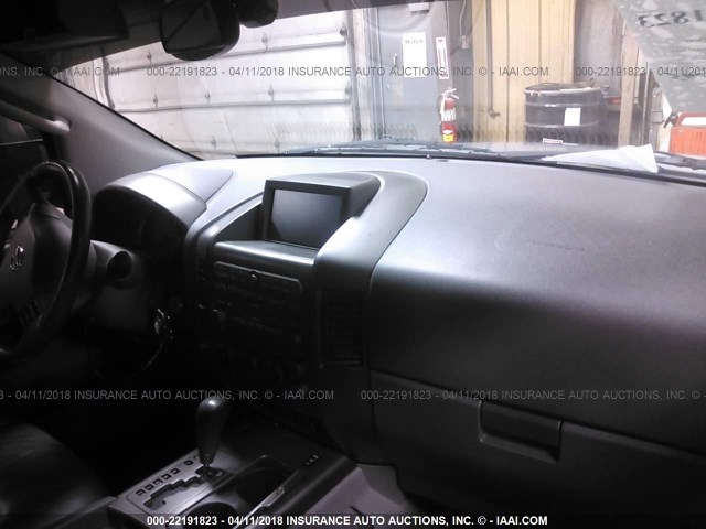 5N1AA08B94N734843 - 2004 NISSAN ARMADA SE/LE SILVER photo 5