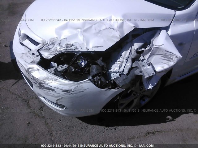 JM1BK343671673341 - 2007 MAZDA 3 HATCHBACK WHITE photo 6