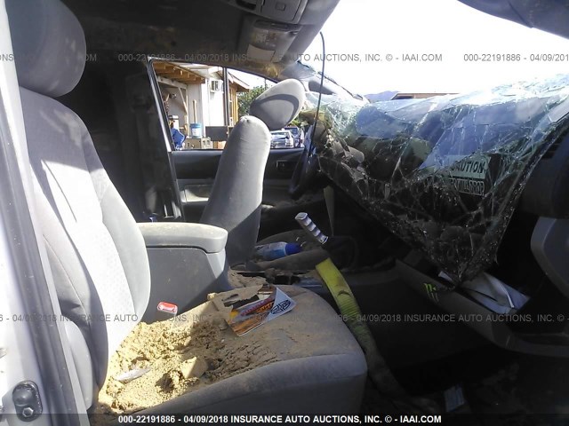 5TEUU42N65Z012988 - 2005 TOYOTA TACOMA ACCESS CAB Weiß Foto 5