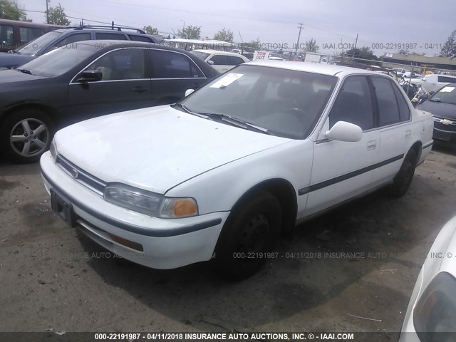 1HGCB7658NA148368 - 1992 HONDA ACCORD LX WHITE photo 2