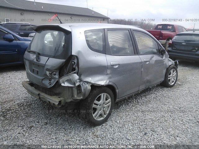 JHMGD38637S067721 - 2007 HONDA FIT S SILVER photo 4