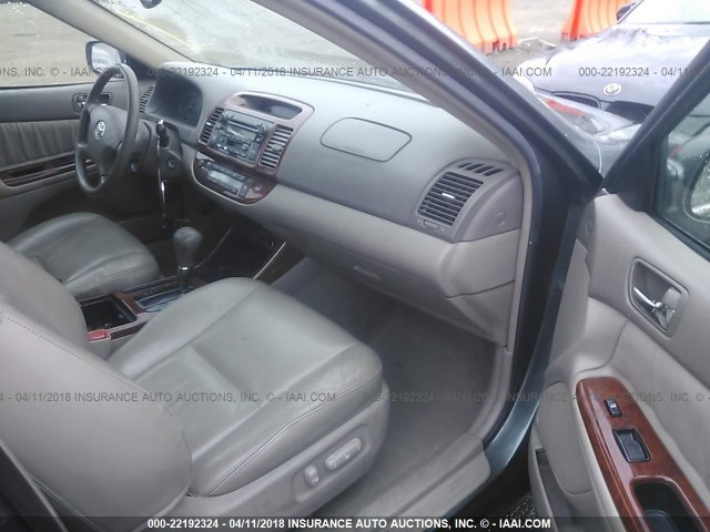 4T1BF30K24U071821 - 2004 TOYOTA CAMRY LE/XLE/SE 绿色 照片 5