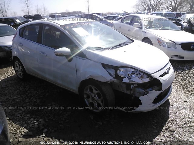 3FADP4FJ0BM124957 - 2011 FORD FIESTA SES WHITE photo 1