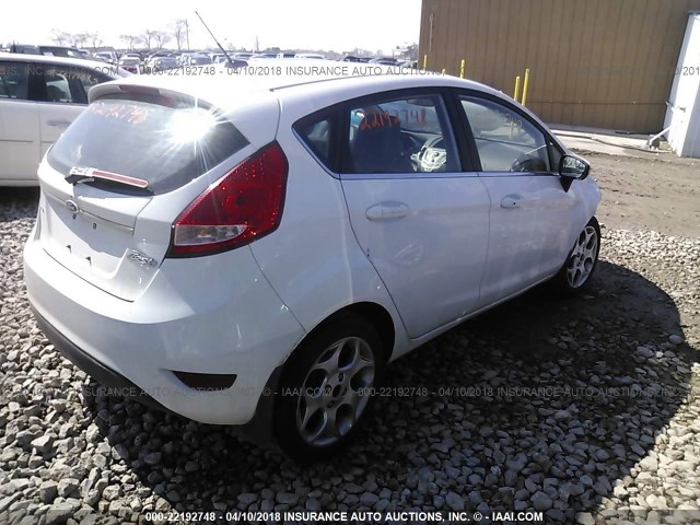 3FADP4FJ0BM124957 - 2011 FORD FIESTA SES WHITE photo 4