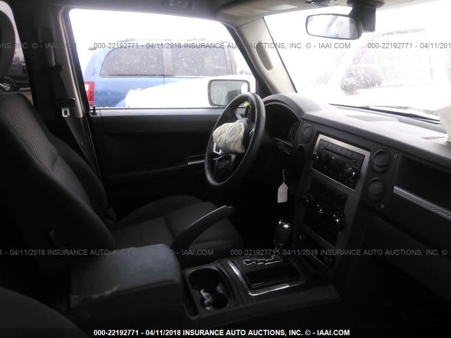 1J8HG48K38C110653 - 2008 JEEP COMMANDER SPORT ვერცხლისფერი ფოტო 5
