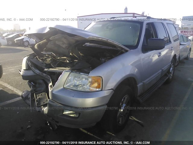 1FMPU15L23LC43769 - 2003 FORD EXPEDITION XLT SILVER photo 2