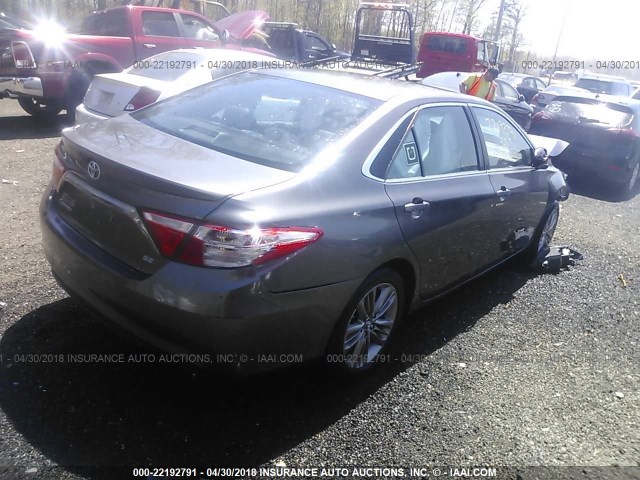 4T1BF1FK8GU593952 - 2016 TOYOTA CAMRY LE/XLE/SE/XSE GRAY photo 4