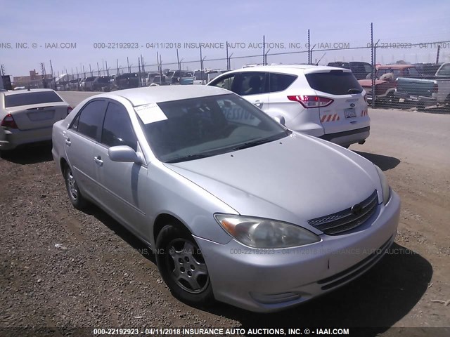 4T1BF32K32U523737 - 2002 TOYOTA CAMRY LE/XLE/SE SILVER photo 1