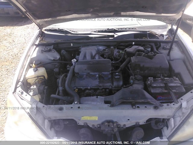 4T1BF32K32U523737 - 2002 TOYOTA CAMRY LE/XLE/SE SILVER photo 10