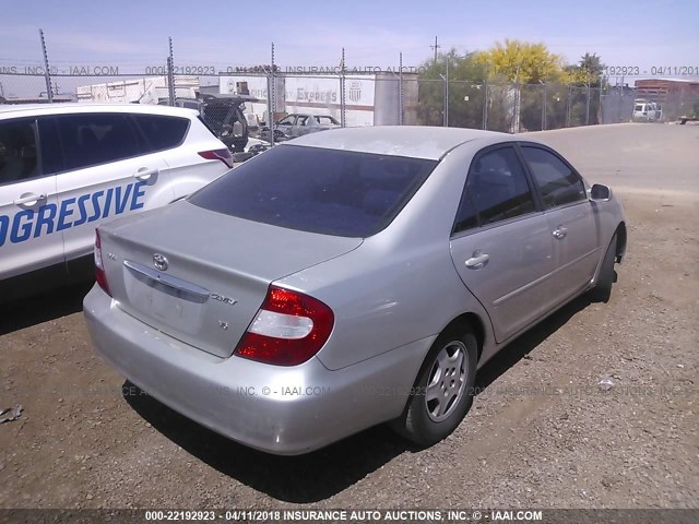 4T1BF32K32U523737 - 2002 TOYOTA CAMRY LE/XLE/SE SILVER photo 4