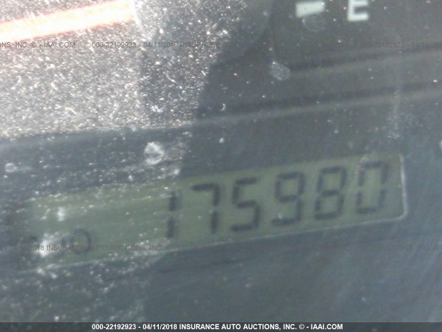 4T1BF32K32U523737 - 2002 TOYOTA CAMRY LE/XLE/SE SILVER photo 7