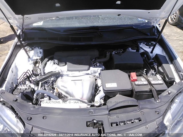 4T1BF1FK5HU411965 - 2017 TOYOTA CAMRY LE/XLE/SE/XSE WHITE photo 10