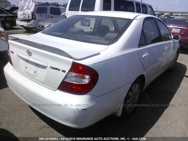 4T1BE32K23U226902 - 2003 TOYOTA CAMRY LE/XLE/SE WHITE photo 4