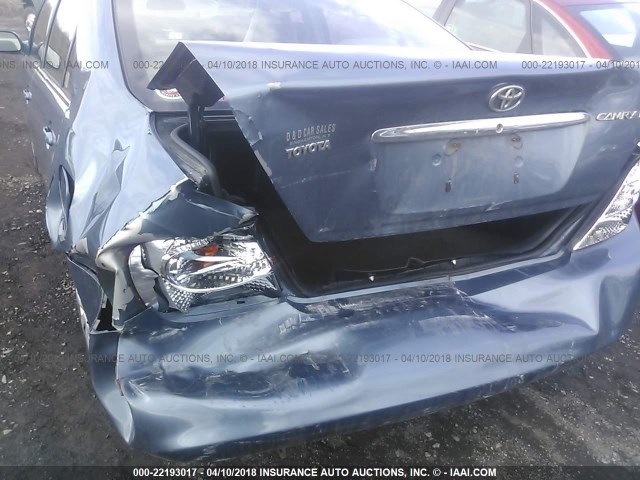 JTDBE32K630167879 - 2003 TOYOTA CAMRY LE/XLE Blau Foto 6