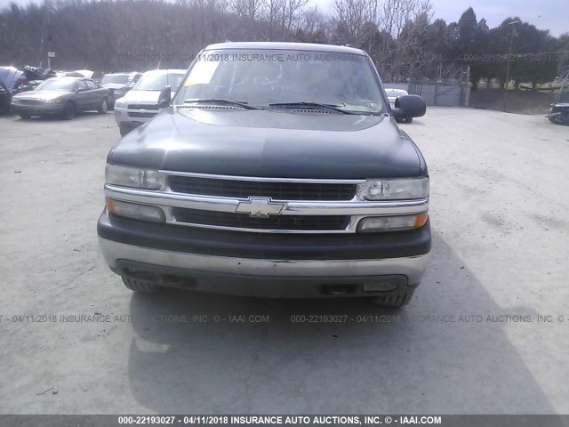 1GNFK16Z04J137043 - 2004 CHEVROLET SUBURBAN K1500 GREEN photo 6