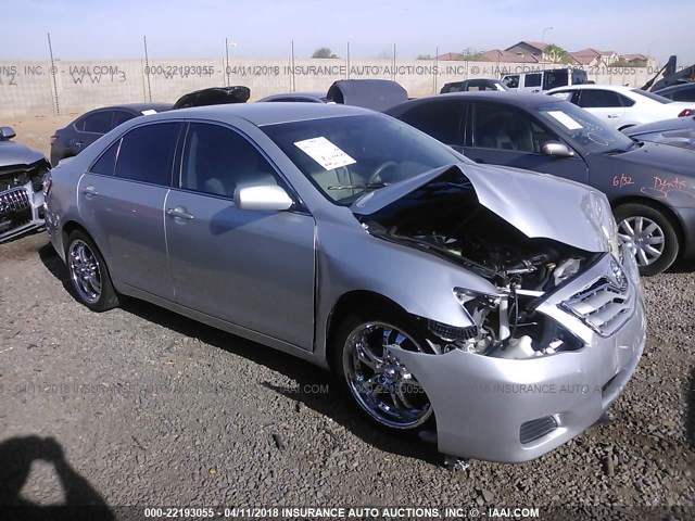 4T4BF3EK2BR117417 - 2011 TOYOTA CAMRY SE/LE/XLE SILVER photo 1