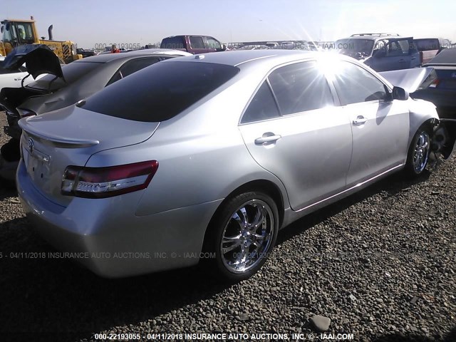 4T4BF3EK2BR117417 - 2011 TOYOTA CAMRY SE/LE/XLE SILVER photo 4