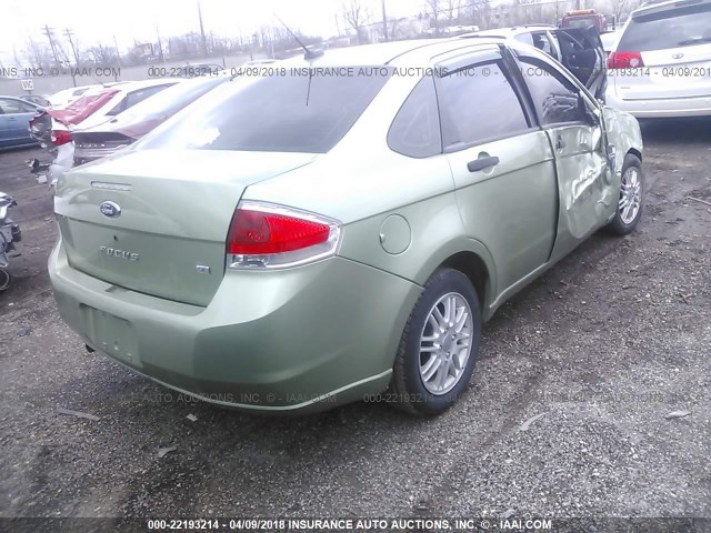 1FAHP35N98W266989 - 2008 FORD FOCUS SE/SEL/SES GREEN photo 4