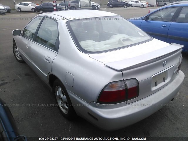 1HGCD5607VA105806 - 1997 HONDA ACCORD SE TAN photo 3