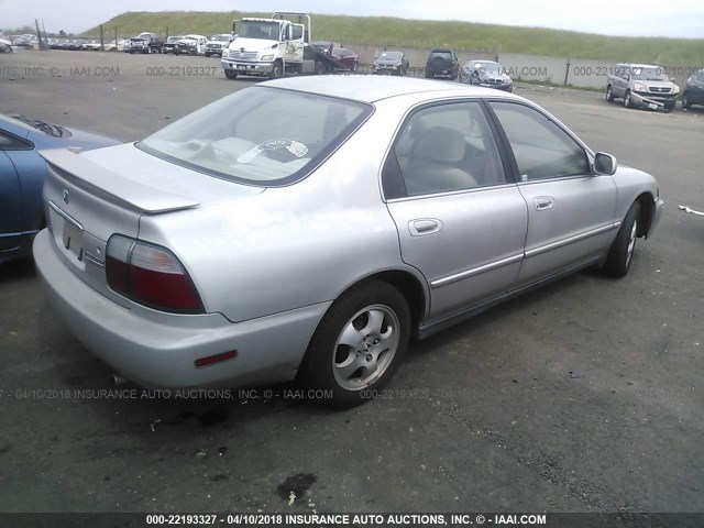 1HGCD5607VA105806 - 1997 HONDA ACCORD SE TAN photo 4