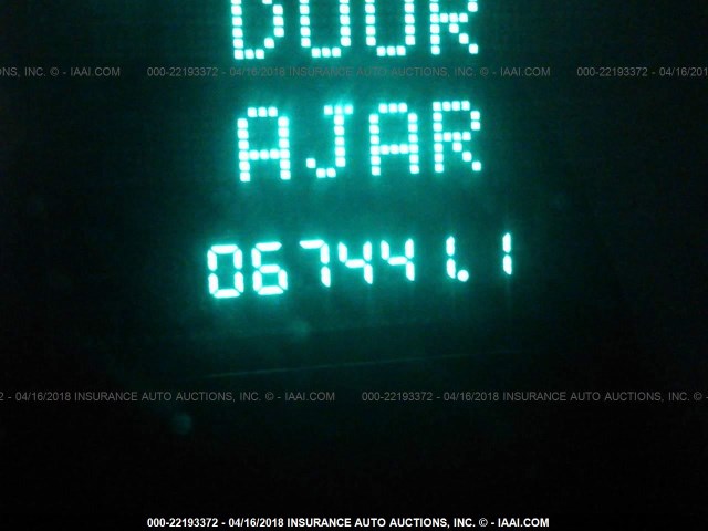 1LNLM97V7VY663898 - 1997 LINCOLN CONTINENTAL  奶油色 照片 7