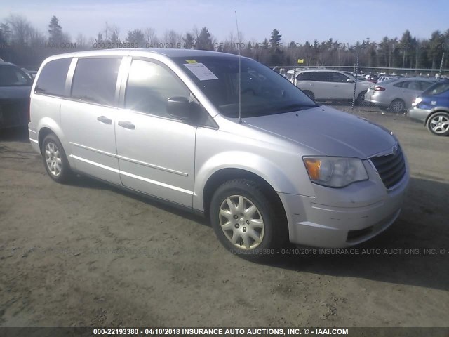 2A8HR44H28R726937 - 2008 CHRYSLER TOWN & COUNTRY LX SILVER photo 1