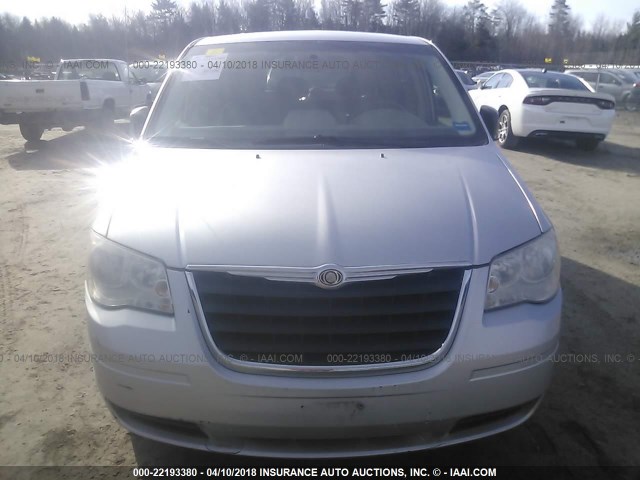 2A8HR44H28R726937 - 2008 CHRYSLER TOWN & COUNTRY LX SILVER photo 6