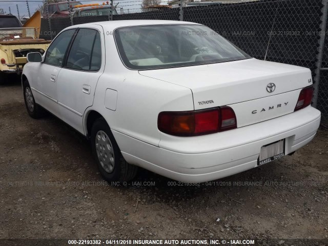 4T1BG12K7TU912593 - 1996 TOYOTA CAMRY DX/LE/XLE WHITE photo 3