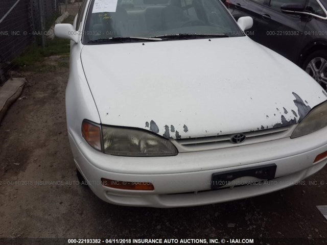 4T1BG12K7TU912593 - 1996 TOYOTA CAMRY DX/LE/XLE თეთრი ფოტო 6