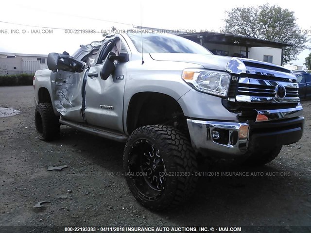 5TFDY5F12HX658123 - 2017 TOYOTA Tundra CREWMAX SR5/TRD PRO SILVER photo 1