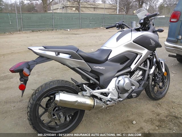 JH2RC6319CK000276 - 2012 HONDA NC700X DCT GRAY photo 4