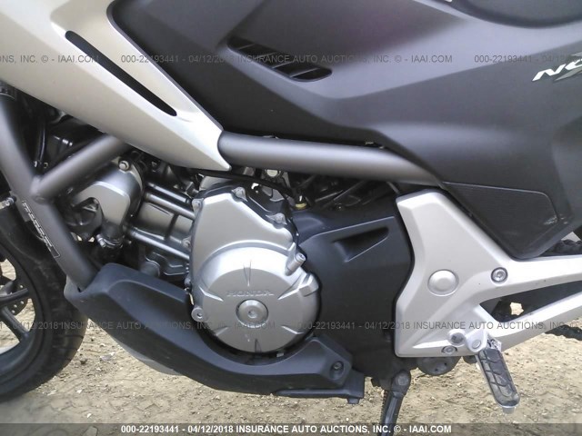 JH2RC6319CK000276 - 2012 HONDA NC700X DCT GRAY photo 9