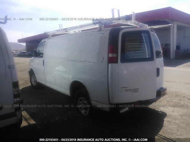 1GCWGFCA9B1109874 - 2011 CHEVROLET EXPRESS G2500  WHITE photo 3