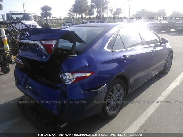 4T1BF1FKXFU885388 - 2015 TOYOTA CAMRY LE/XLE/SE/XSE BLUE photo 4