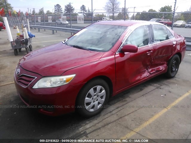 4T4BF3EK8AR015392 - 2010 TOYOTA CAMRY SE/LE/XLE RED photo 2