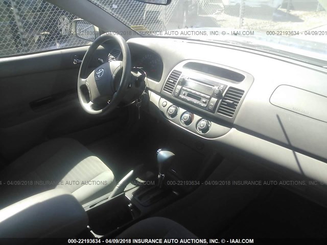 4T1BE30K85U535585 - 2005 TOYOTA CAMRY LE/XLE/SE 灰色 照片 5