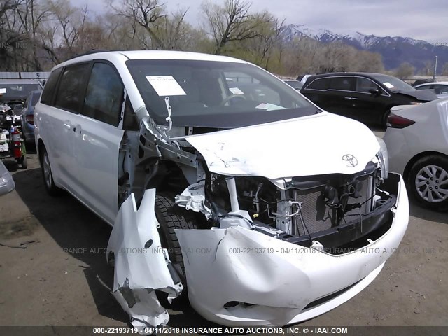 5TDKK3DC9CS239735 - 2012 TOYOTA SIENNA LE WHITE photo 1