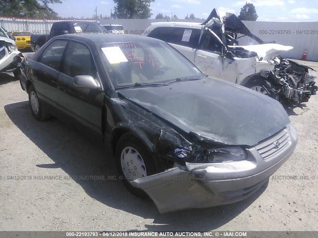 JT2BG22K3X0312752 - 1999 TOYOTA CAMRY LE/XLE მწვანე ფოტო 1