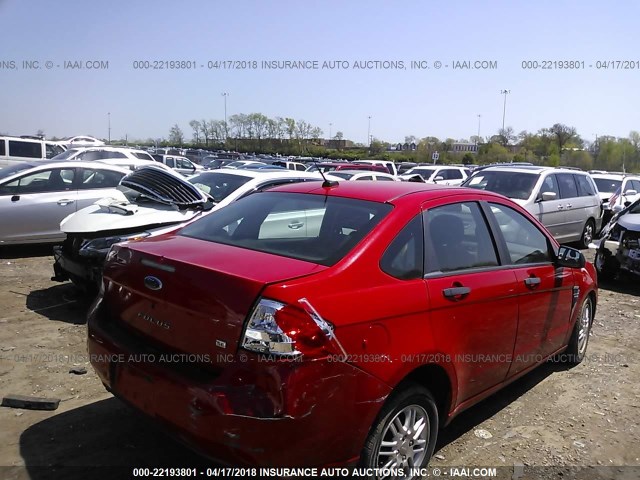 1FAHP35N88W256230 - 2008 FORD FOCUS SE/SEL/SES RED photo 4